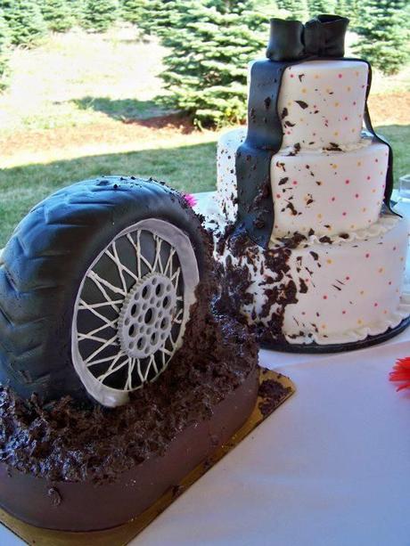 his and her wedding cakes