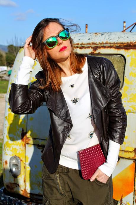 Outfit: cargo pants, felpa con perline e slip on Zara Outfit: cargo pants, felpa con perline e slip on Zara