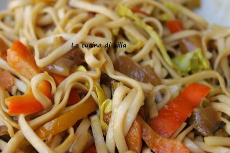 Cina e Giappone: Spaghetti cinesi con verdure miste