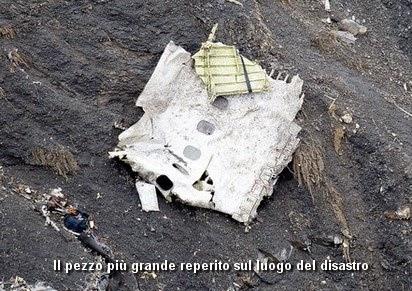 Disastro volo 4U 9525 D-AIPX Germanwings: completamente falsa la versione ufficiale