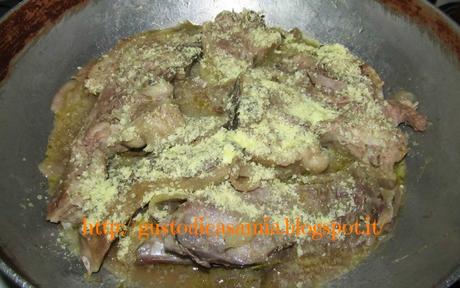 Agnello con cipolle