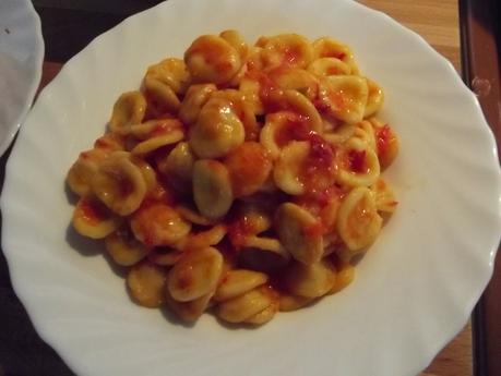 ORECCHIETTE CON  CREMA DI PEPERONI AGRODOLCI ZUCCATO