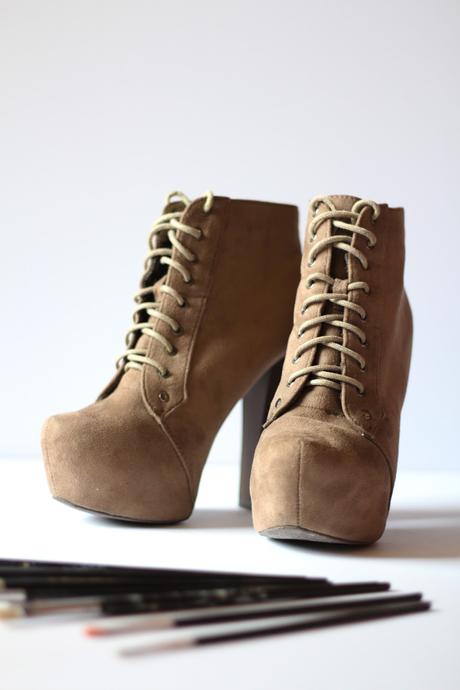 SHOETING | Lace up boots