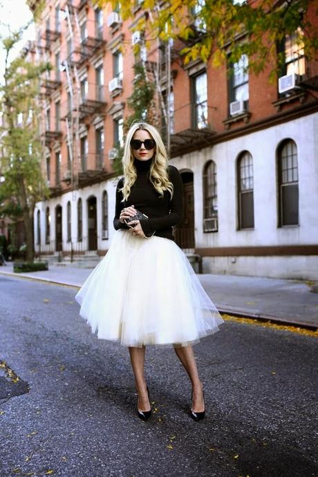 MIDI SKIRT # 1 - BLACK, WHITE AND A BIT OF RED