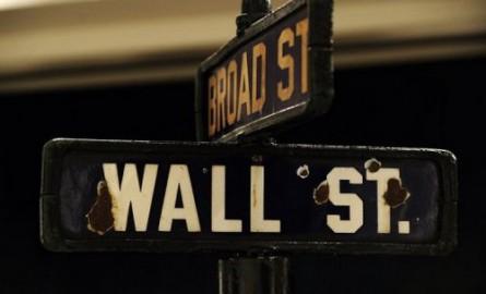 Scende ancora Wall Street