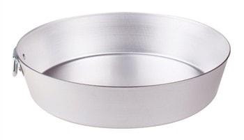 Ecco la classica tortiera di alluminio del diametro di 24/26 cm e abbastanza alta