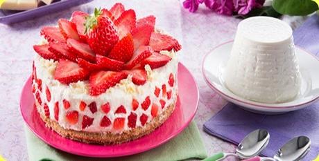 Cheesecake a freddo con ricotta, fragole e cioccolato bianco