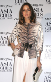 olivia palermo asia girls explosion runway in tokyo