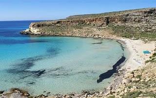 La baia dei Conigli a Lampedusa