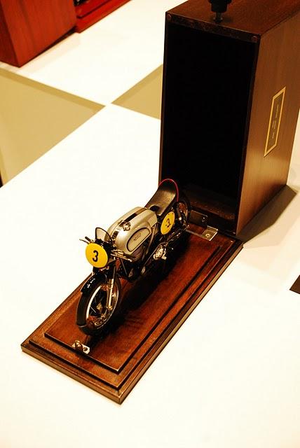 Die cast Die cast