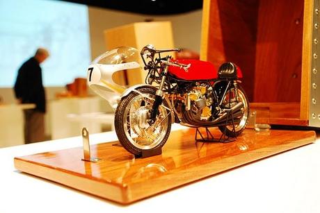 Die cast Die cast