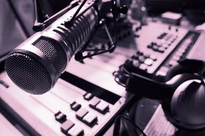 Invito alla trasmissione radiofonica AmàtelA Invito alla trasmissione radiofonica AmàtelA