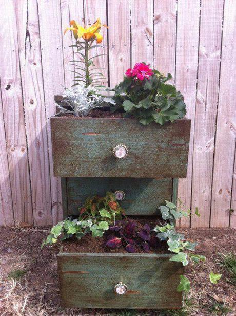 L'arte del riciclo: arredare un giardino in stile shabby chic!  