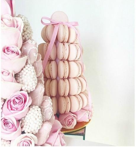torre di fragole con macarons