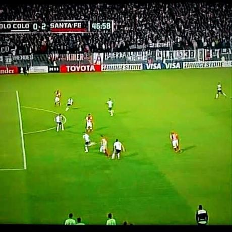 (VIDEO)Goal of the night in the Copa Libertadores! Omar Sebastián Pérez for Santa Fe v Colo-Colo