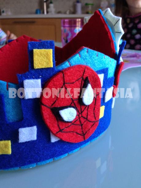 Una coroncina tema Spider man per un piccolo ometto!!!