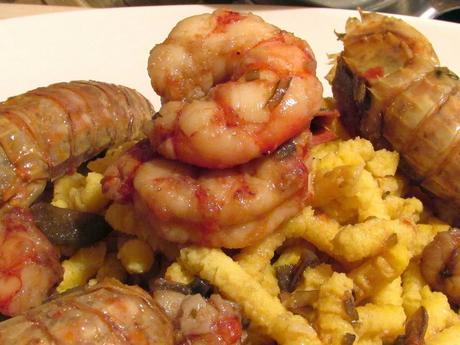 TRA LE PARENTESI DI ALICE GINEVRA -  PASSATELLI DI MARE CON GAMBERONI, CARCIOFI E CANNOCCHIE