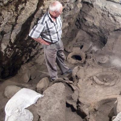 Scoperta una cantina per la conservazione del vino del 4000 a.C.