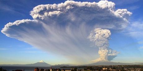 Cile: allarme rosso, erutta il vulcano Calbuco, inattivo da 42 anni