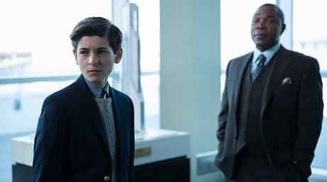 Recensione | Gotham 1×21 “The Anvil or The Hammer”