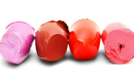 Glamour #beautyreporter: gli articoli di Aprile 1428497687_o-OWN-OWNSHOW-MAKEUP-EXPIRATION-DATES-facebook-920x574