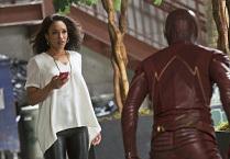 “The Flash”: Candice Patton sulla rivelazione di Iris, Grodd, Barry vs. Eddie, un finale inaspettato