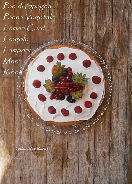 Torta con Crema di Lemon Curd Fragole e Frutti di Bosco – Senza Lattosio Torta con Crema di Lemon Curd Fragole e Frutti di Bosco – Senza Lattosio