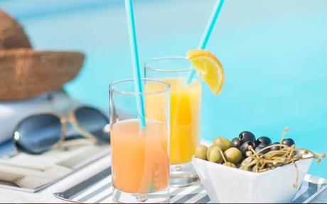 Pool aperitif ogni sabato e domenica all’Andris Cafè Pool aperitif ogni sabato e domenica all’Andris Cafè