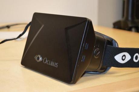 Oculus Rift, la versione per il pubblico sarà lanciata nel primo trimestre del 2016 oculus_rift