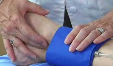 Indice Caviglia Braccio per misurare la pressione Indice Caviglia Braccio