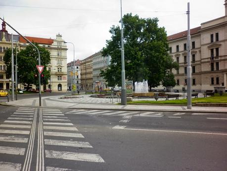 30 foto dopo un viaggio di 4 giorni a Praga. L'unica cosa che ci può salvare è insistere a far confronti. Facciamoli