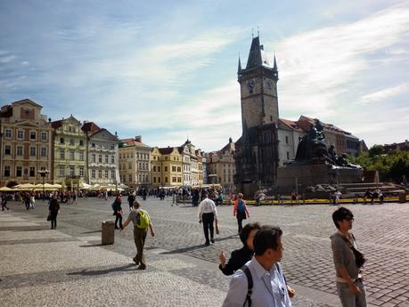 30 foto dopo un viaggio di 4 giorni a Praga. L'unica cosa che ci può salvare è insistere a far confronti. Facciamoli