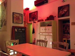Bar Caffè Degli Artisti - Via Castiglione 47 - Bologna - Tel. 0515871281