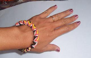 tecnica per rendere rigidi i bracciali  friendship bracelets
