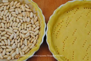 Crostata con rose di mele e crema