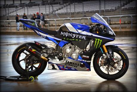 Yamaha YZF-R1 AMA Team Monster Energy Graves Yamaha 2015