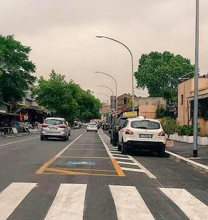 Cosa stanno combinando alla segnaletica a Porta Portese? Ve lo spieghiamo noi: fate girare ai vostri concittadini sottosviluppati Cosa stanno combinando alla segnaletica a Porta Portese? Ve lo spieghiamo noi: fate girare ai vostri concittadini sottosviluppati