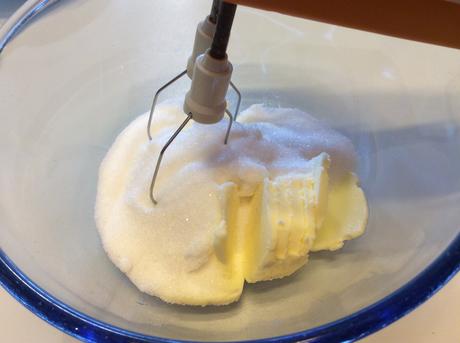 FAGOTTINI DI PASTA FILLO CON CREMA DI MANDORLE E MELE