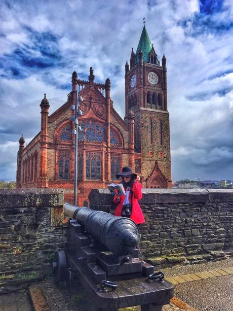 Visitare Derry e il fascino delle sue ferite