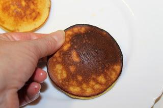 Dorayaki farciti con anko di fagioli azuki - i tradizionali wagashi giapponesi di Doraemon