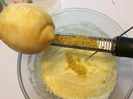 MUFFIN AL LIMONE CON CUORE DI MARMELLATA DI CEDRO