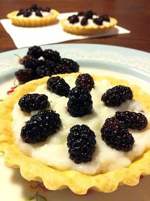 Tartellette alle more di gelso (con frolla di riso)