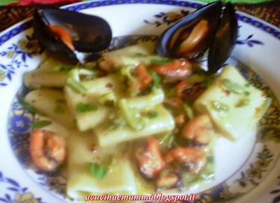 Paccheri rigati con cozze e zucchine