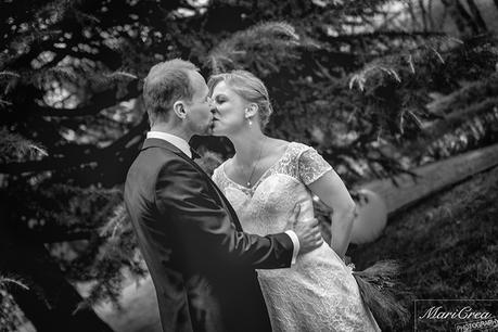 Bride and groom Mari Crea Photography