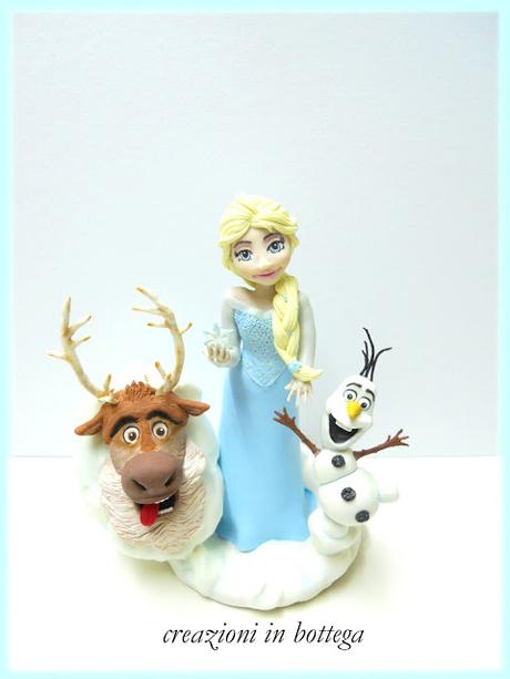 Scultura Frozen (Elsa, Sven e Olaf)