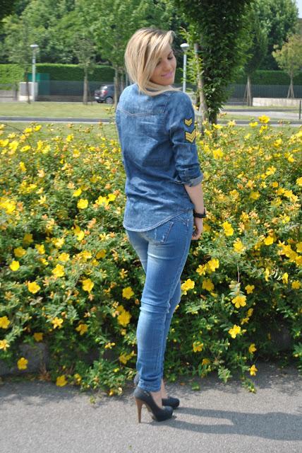 abbinamenti jeans e tacchi come abbinare jeans e tacchi how to wear jeans and heels skinny jeans outfit maggio 2015 outfit primaverili outfit primaverili casual spring outfit mariafelicia magno fahsion blogger colorblock by felym fashion blog italiani blog di moda blogger italiane di moda milano legs blonde hair blonde girls 
