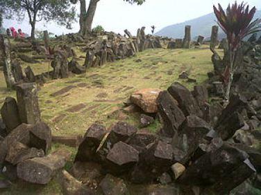 Il sito Megalitico di Padang Mountain