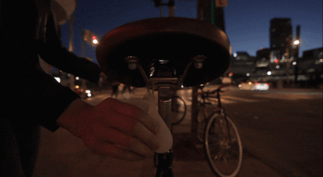 Buccia di Banana/La bici con le palle funny-bicycle-lights-bike-balls-gif41