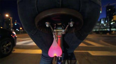Buccia di Banana/La bici con le palle funny-bicycle-lights-bike-balls-2