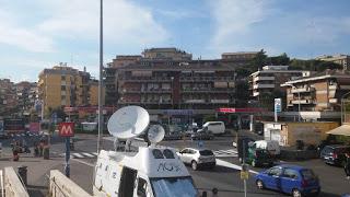 Fuori alla metro Battistini, luogo dell'incidente, ridipinte le strisce pedonali. La città che annega nella cattiva fede e nell'ipocrisia